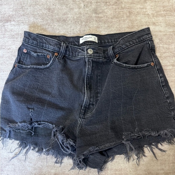 Abercrombie & Fitch the cut off short size 12 - Picture 2 of 3
